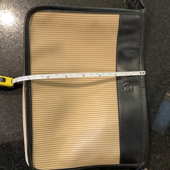 Authentic Fendi makeup bag - Picture 13 of 13